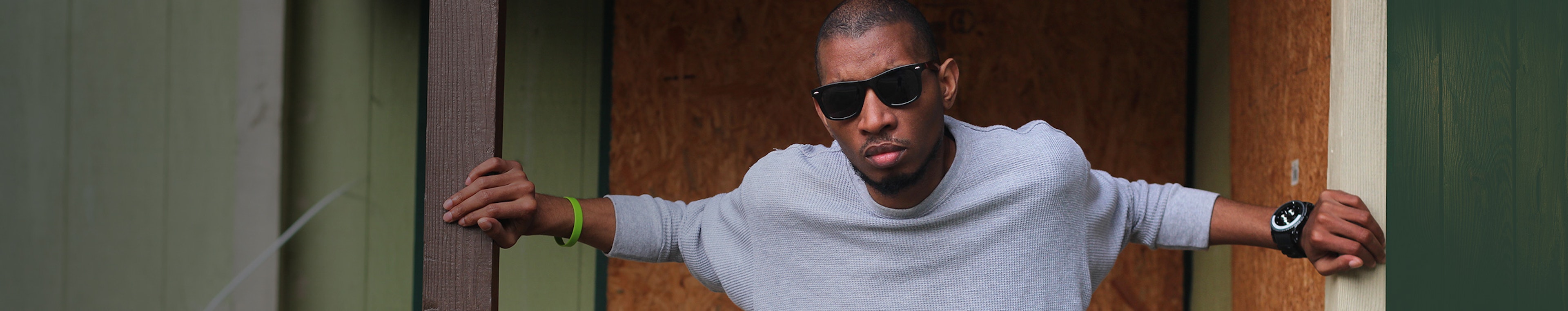 Thonio profile cover Thonio profile cover