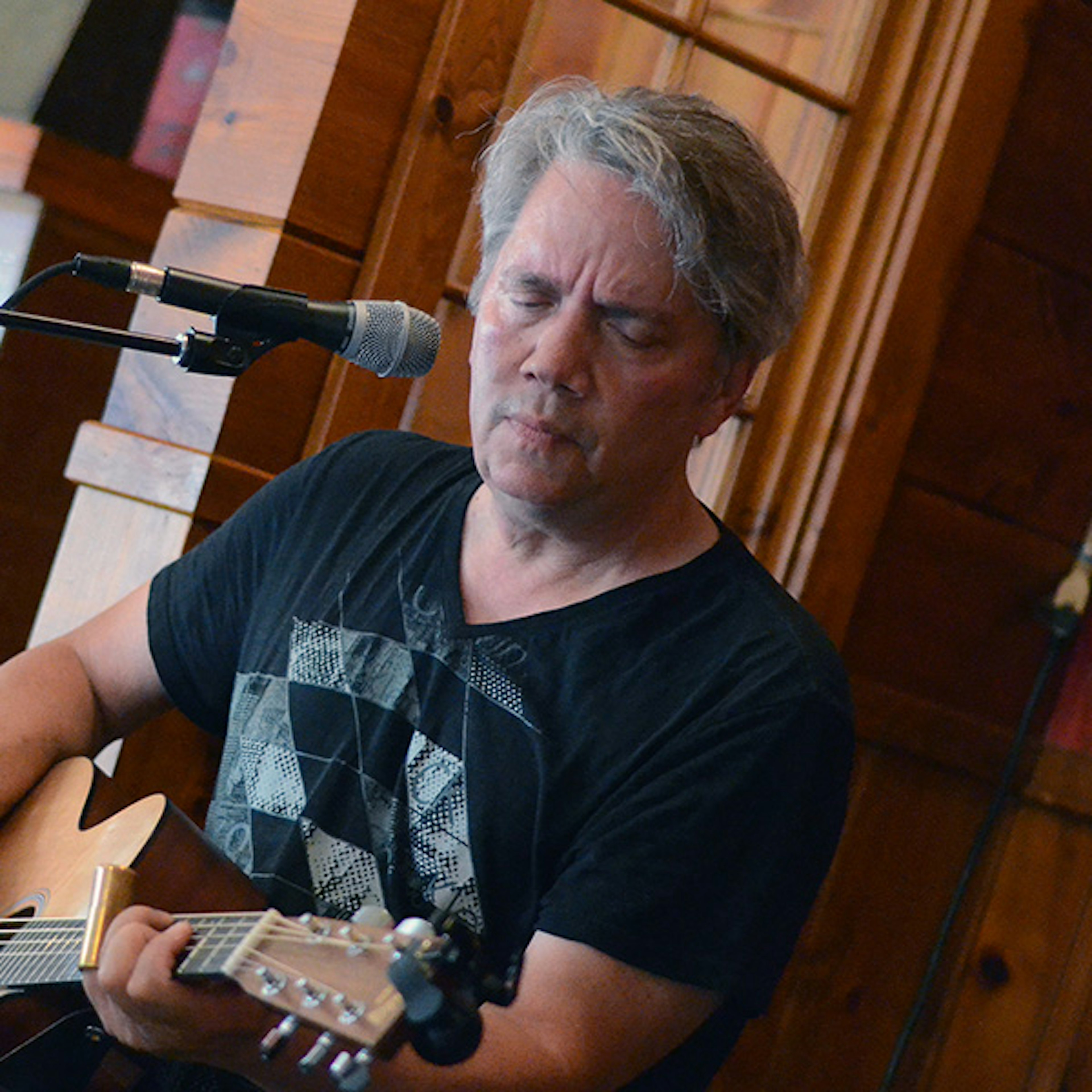 Leon Laudenbach profile picture Leon Laudenbach profile picture