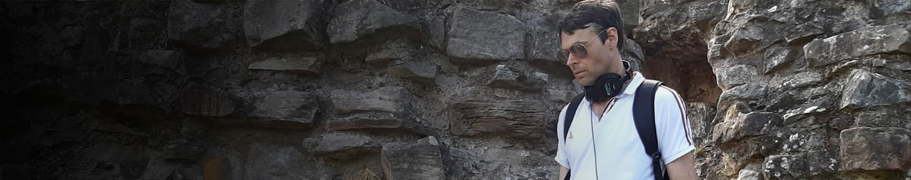 Glitchedtones profile cover