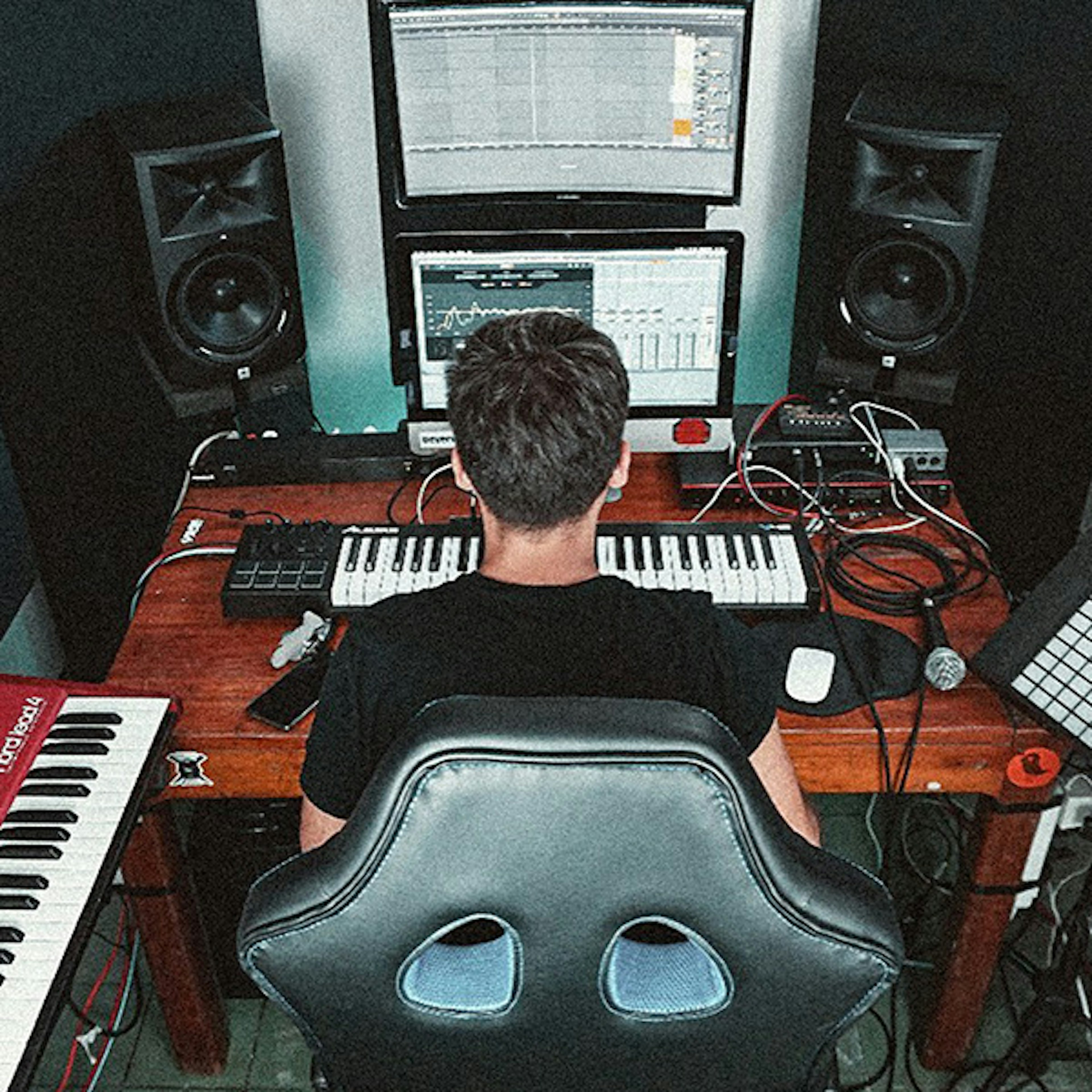 MAD ROBOT Sound Lab profile picture