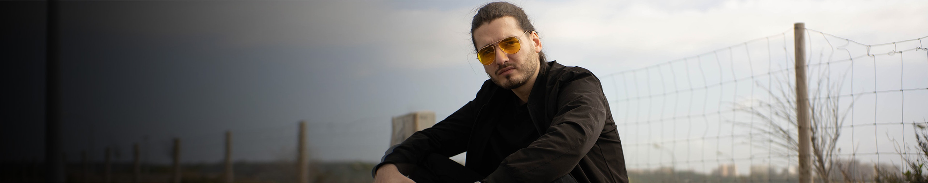 FewDoors profile cover FewDoors profile cover