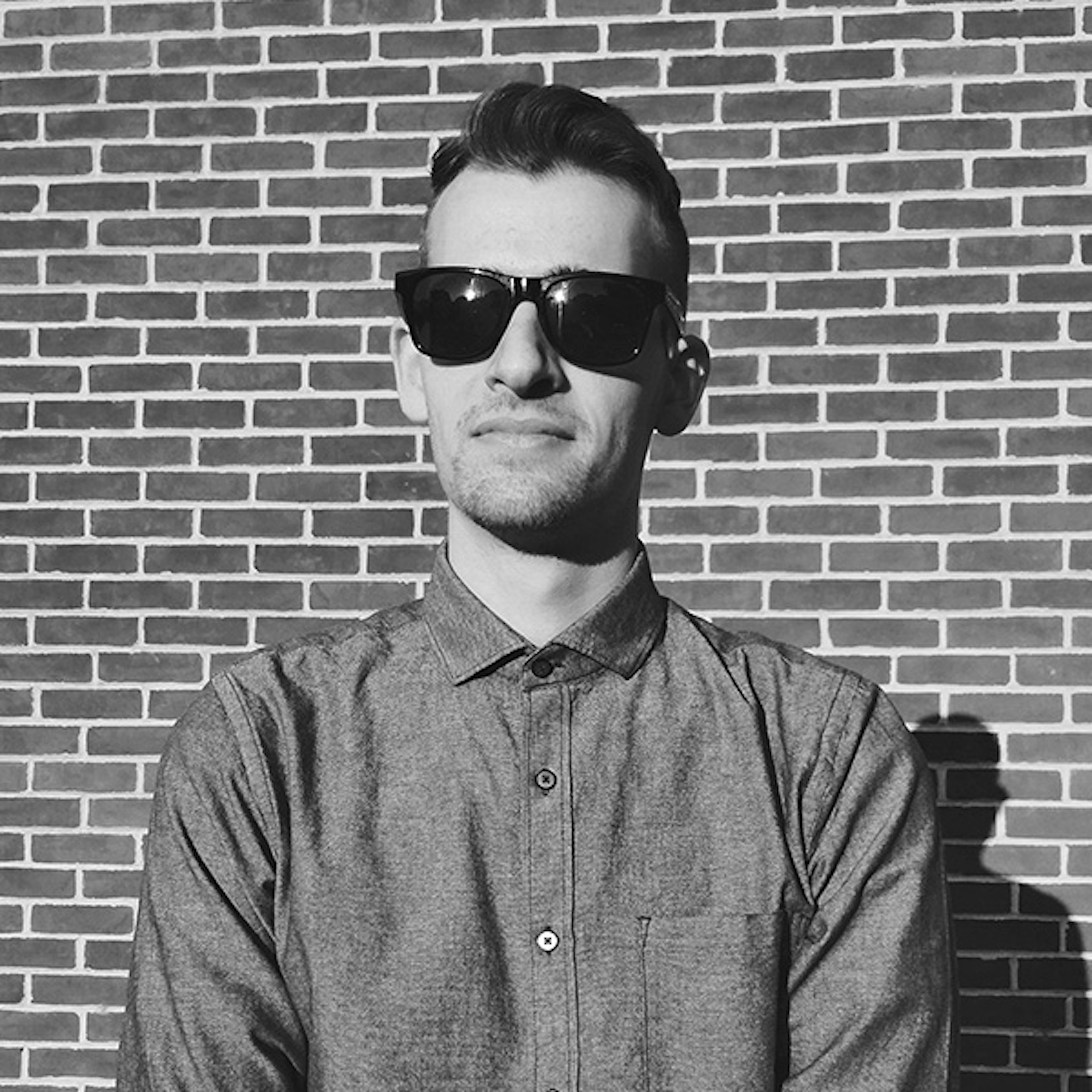 Man with Roses profile picture Man with Roses profile picture