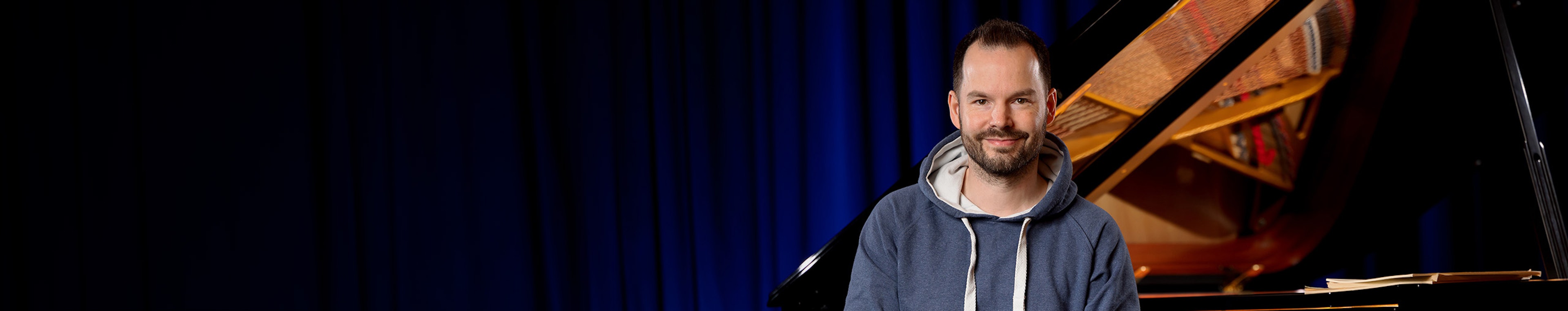 Mats Raynard profile cover Mats Raynard profile cover