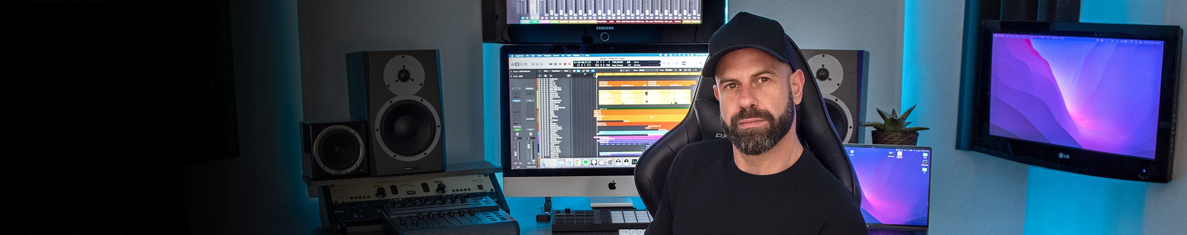 Roger Gabaldà profile cover Roger Gabaldà profile cover