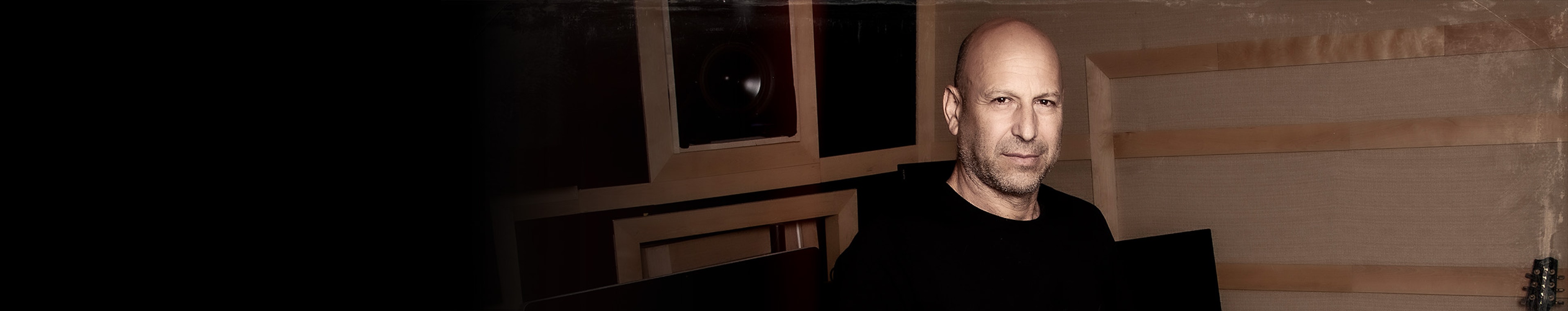 Inon Zur profile cover