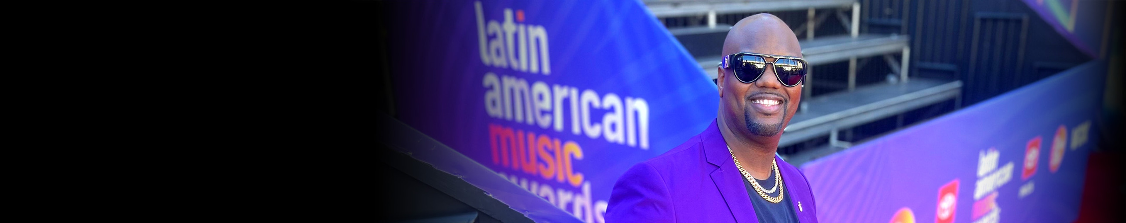 Royal X profile cover