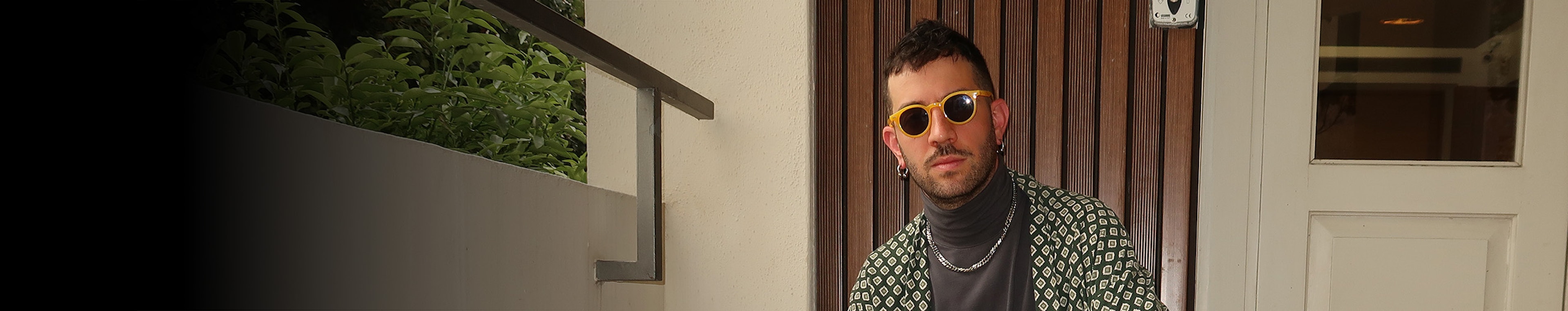 AUZO profile cover AUZO profile cover